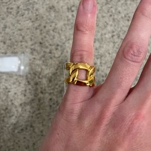 Vici size 6 mika Oversized chain ring Gold nwt